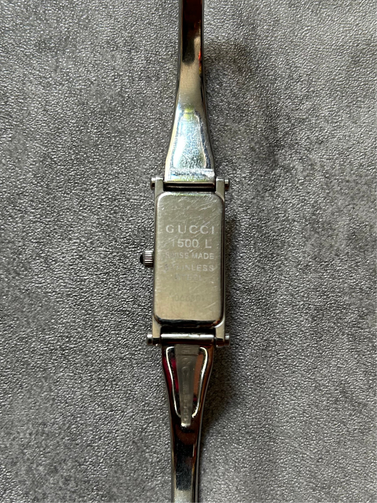 Ladies Gucci 1500L quartz wristwatch