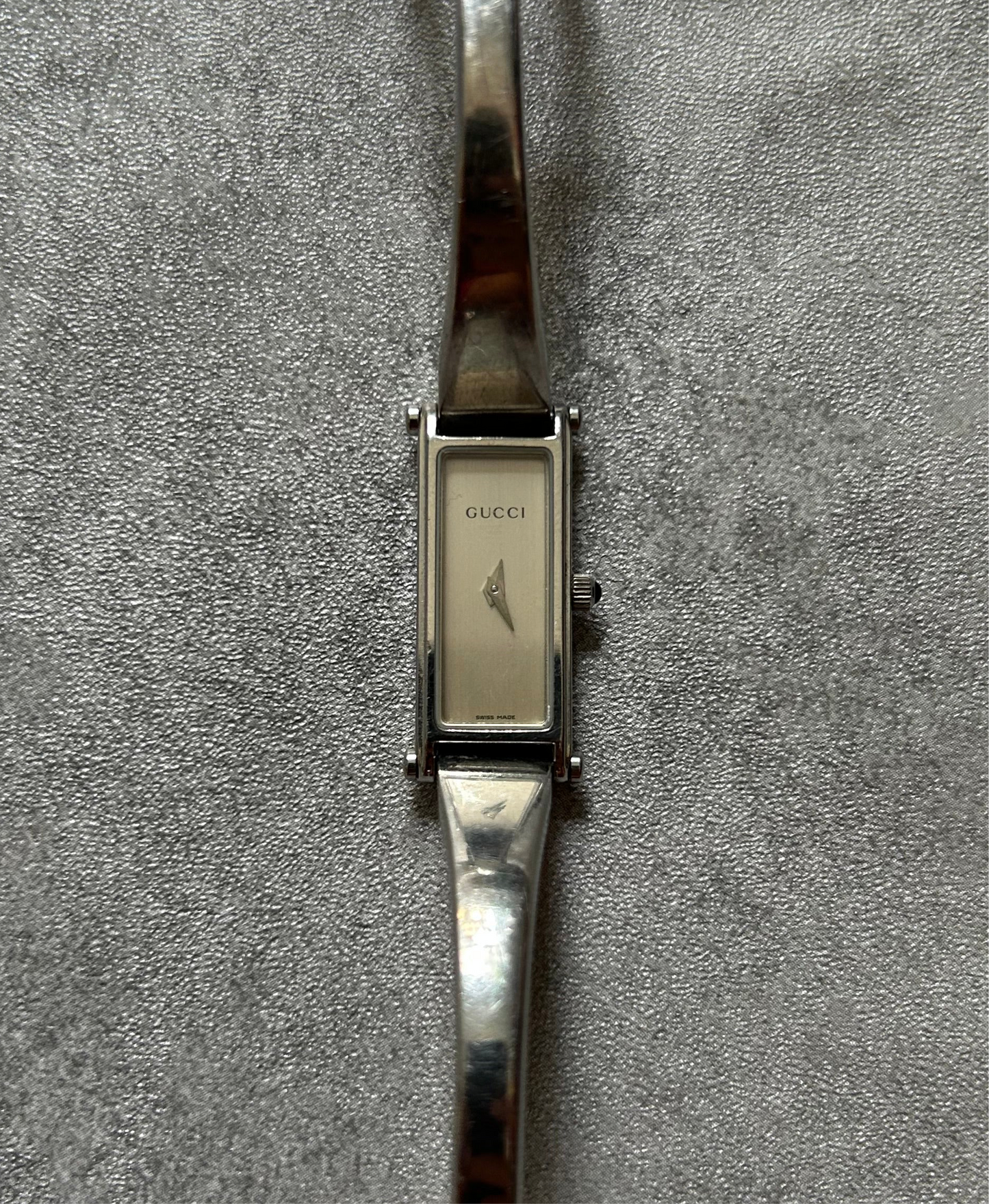 Ladies Gucci 1500L quartz wristwatch