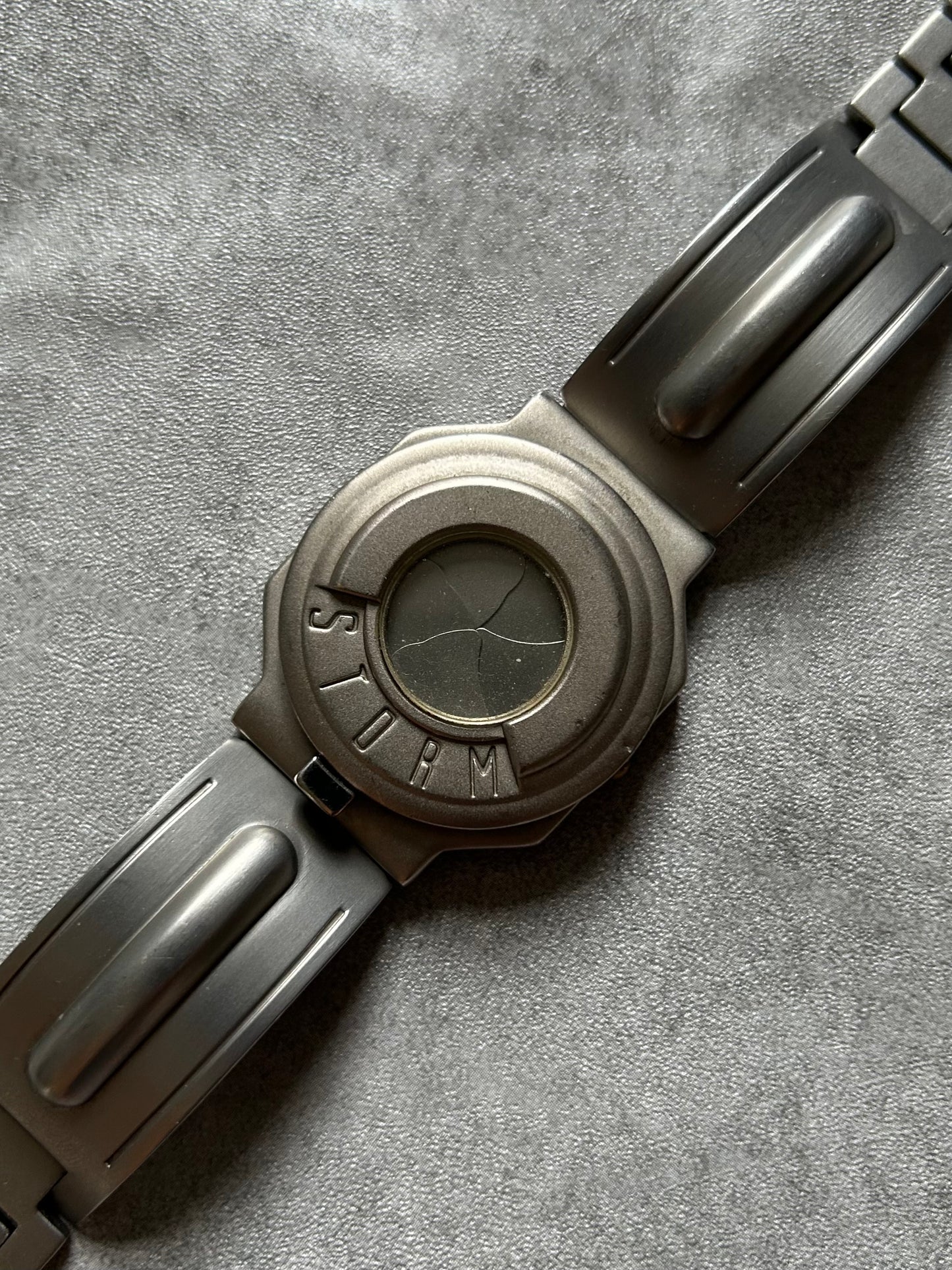 Y2K Storm camera Shutter watch