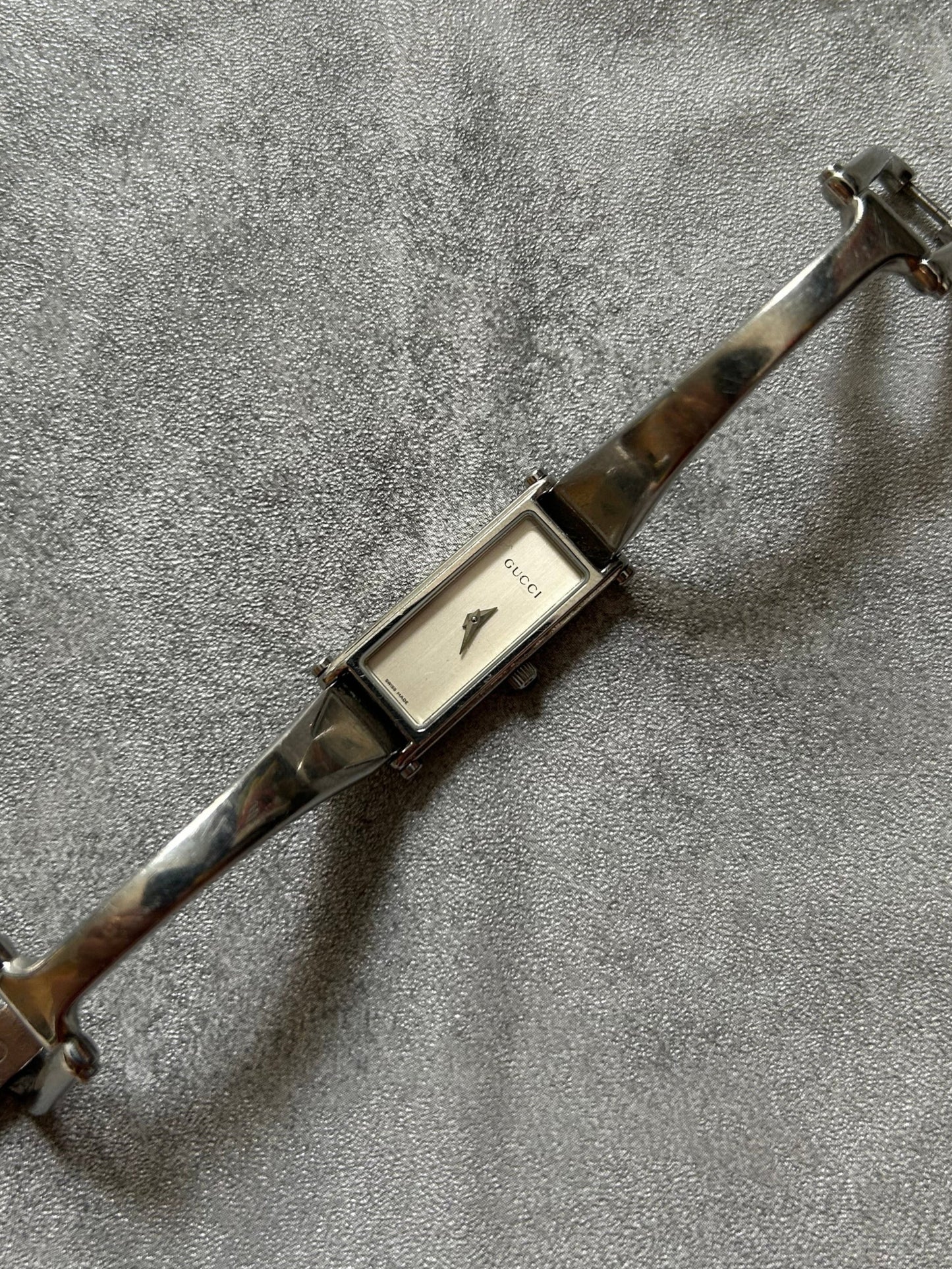 Ladies Gucci 1500L quartz wristwatch