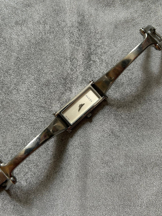 Ladies Gucci 1500L quartz wristwatch