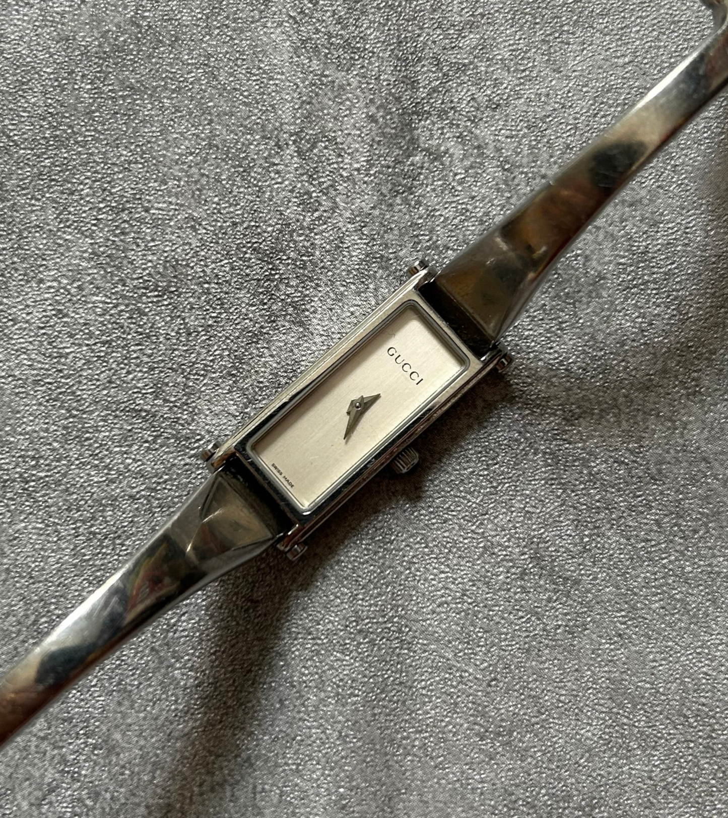 Ladies Gucci 1500L quartz wristwatch