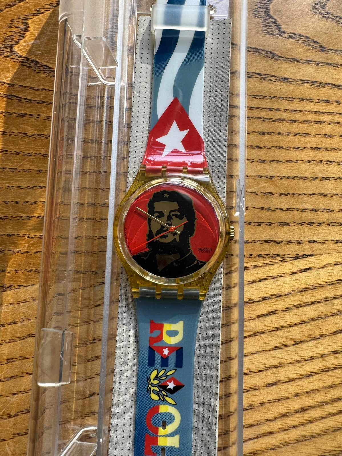 Swatch 'To Che' GJ115 watch