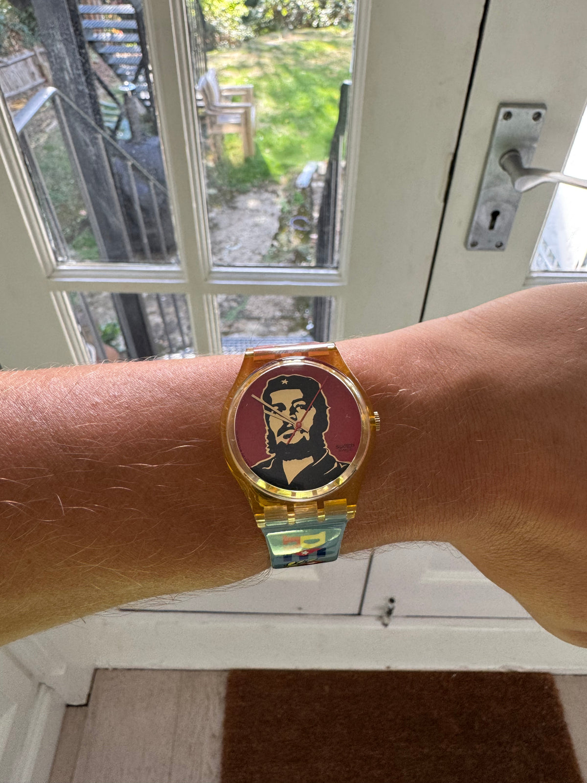 Swatch 'To Che' GJ115 watch